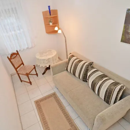 דירה - Apt. 02 בינץ